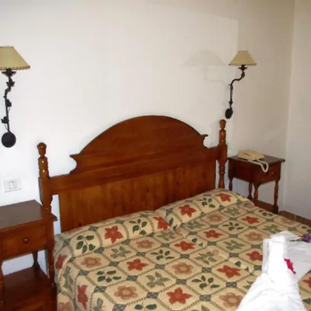 Apartamento Con Piscina Y Vistas Al Mar Sobre Acantilado